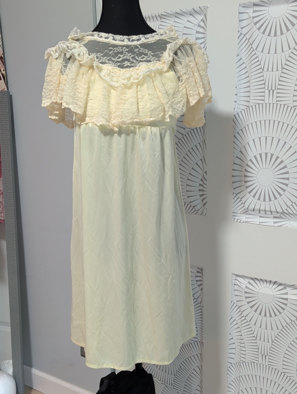 Vintage 60's Girls Lace Ruffled Yellow Dress